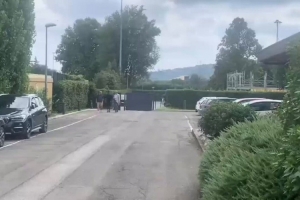 九游体育-加盟在即！马赛边锋洛维抵达医疗中心，接受博洛尼亚的体检