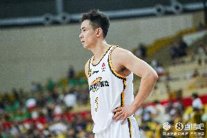 没有状态！赵继伟半场3中1仅拿2分 送出4助攻但出现3失误