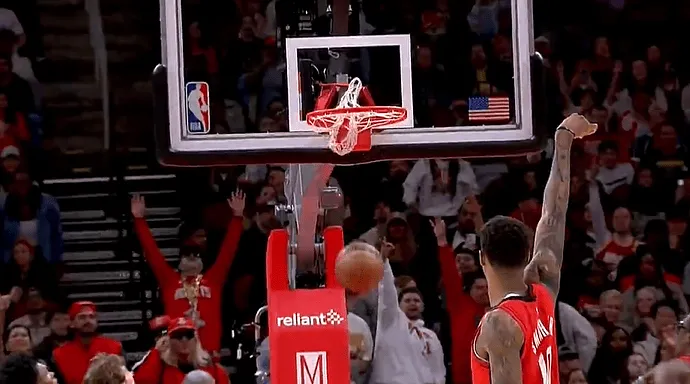 九游体育官网-终于等到你！贾巴里再中三分连得8分，火箭领先到3个回合