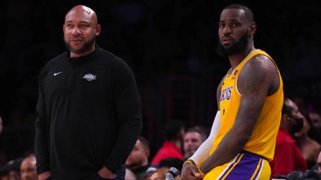 九游体育网页版-两场打完三分球85投19中，湖人将帅还要坚持投下去