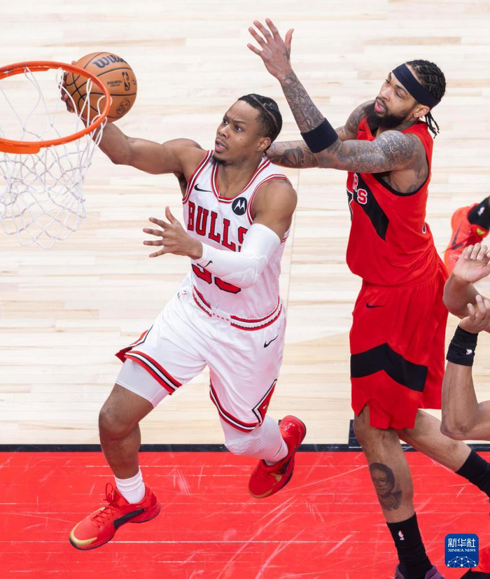 九游体育网页版-篮球——NBA常规赛：猛龙胜公牛|新华社|布泽利斯|多伦多猛龙队|芝加哥公牛队|球员_新浪体育_新浪新闻