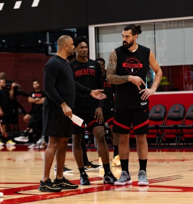 火箭队替补席变脸！外线大闸回归，1人再被雪藏，2阵5虎攻防兼备